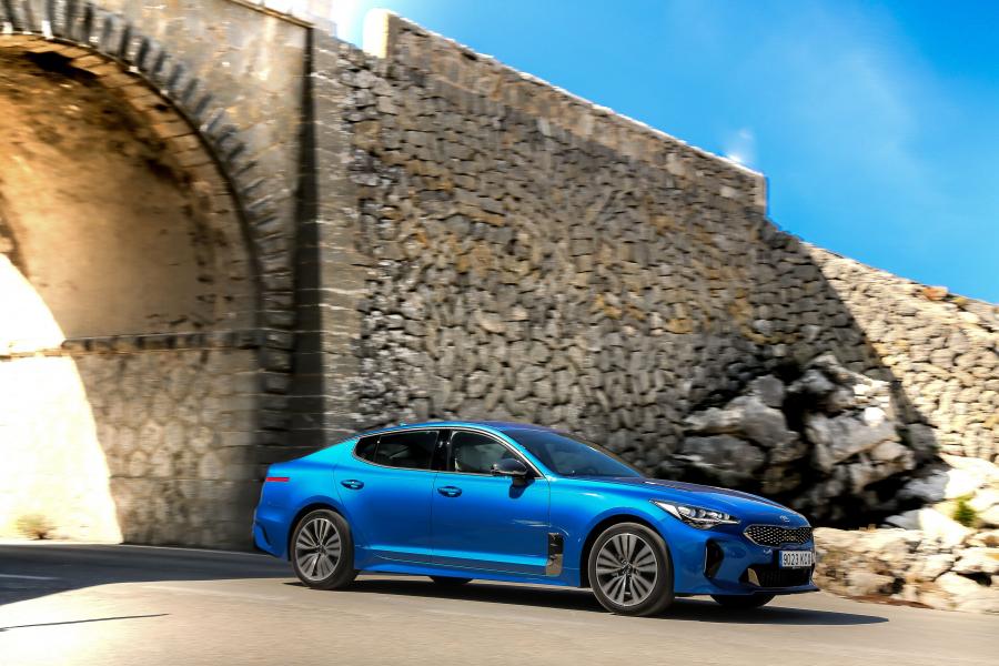  Kia Stinger GT-Line (CK) 2017 года  (WW) (фото 31 из 40)
